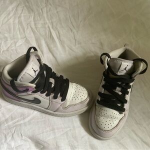 Nike Kids' White and Light Purple Sneakers